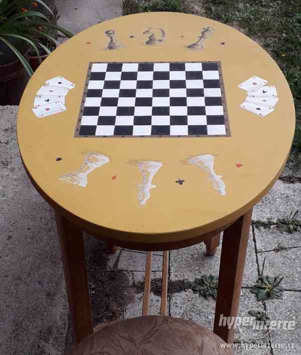Šachový a karetní stolek + 2 stoličky - foto 4