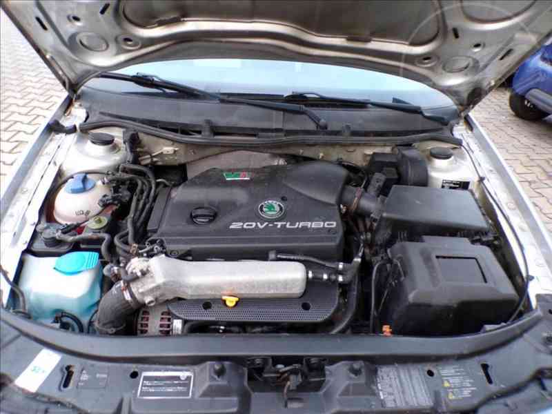 Škoda Octavia 1,8 20V-TURBO 132KW RS,XENONY - foto 12