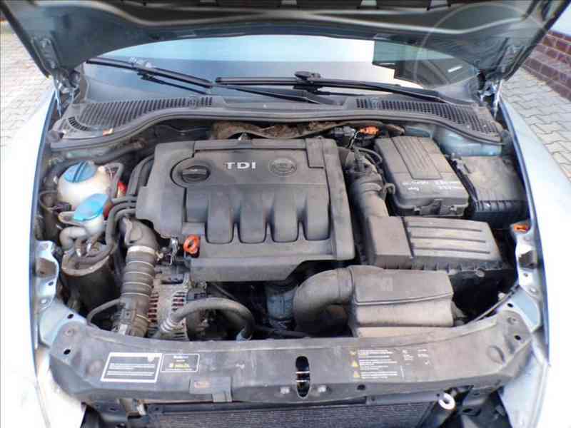 Škoda Octavia 2,0 TDI TAŽNÉ ZAŘÍZENÍ - foto 12