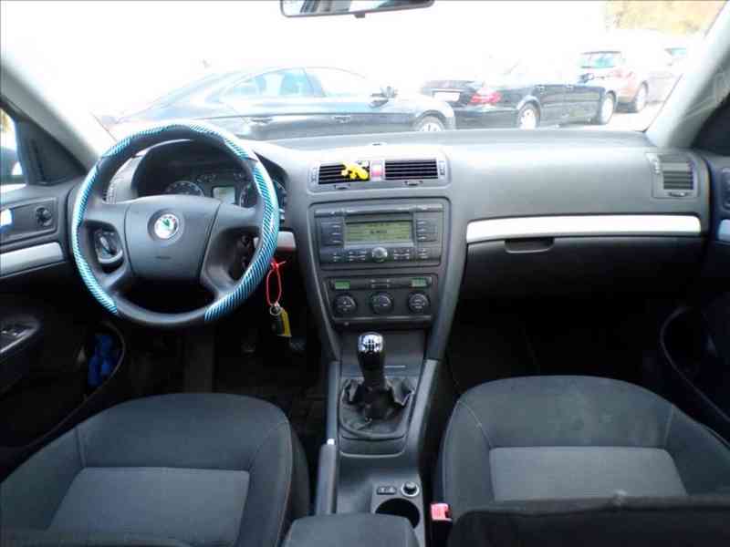 Škoda Octavia 2,0 TDI TAŽNÉ ZAŘÍZENÍ - foto 5