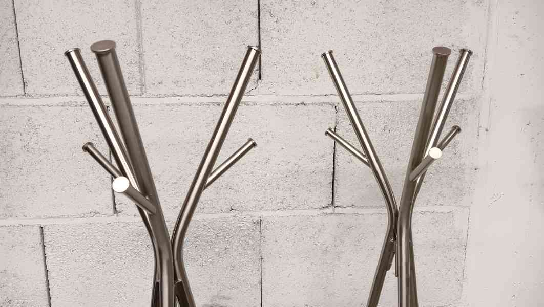 Kovový rozložitelný věšák IKEA - foto 2