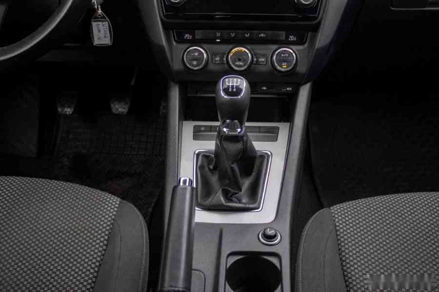 Škoda Octavia 1.6 TDI Ambition - foto 19