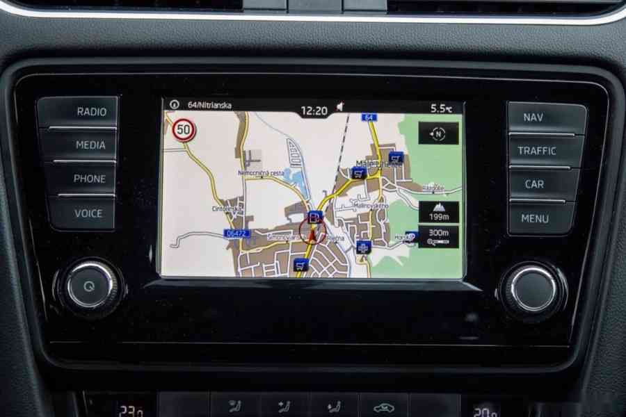 Škoda Octavia 1.6 TDI Ambition - foto 16