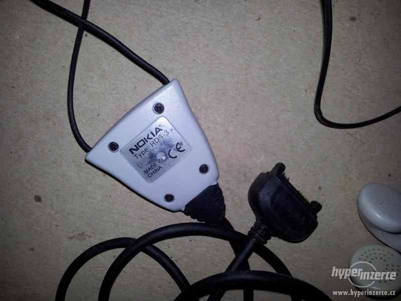 USB port,sluchátka,USB kabel,síťový kabel....... - foto 3