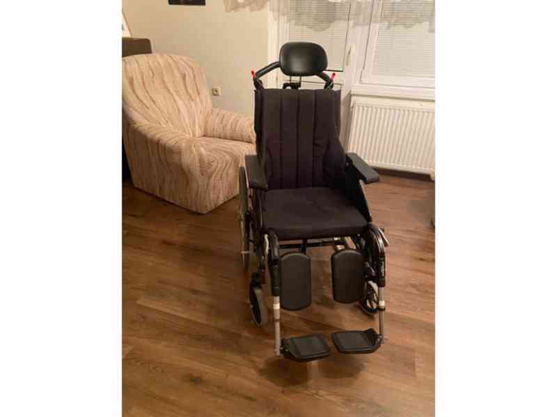 Polohovací vozík Breezy Emineo Handicare - foto 2