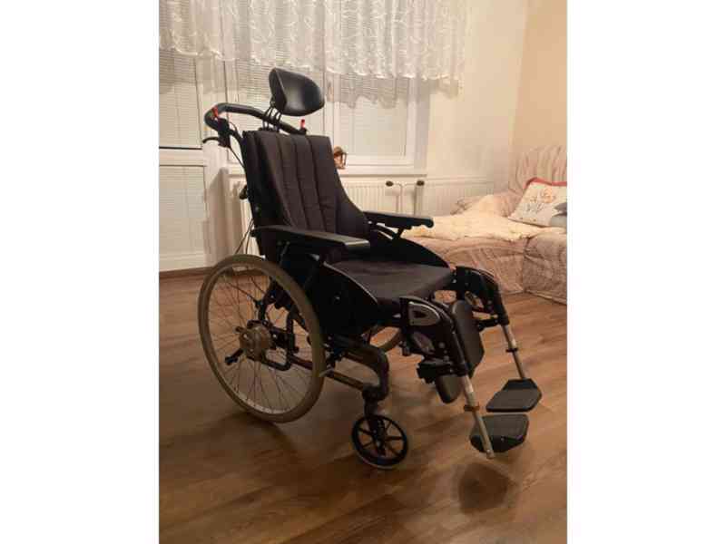 Polohovací vozík Breezy Emineo Handicare - foto 1