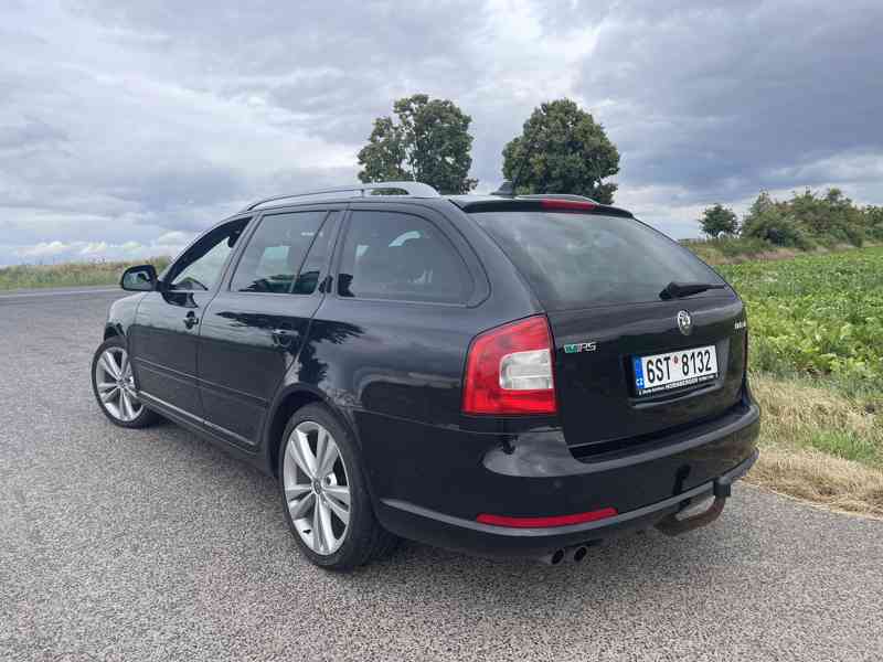 Škoda Octavia II 2.0 TDi RS - foto 5