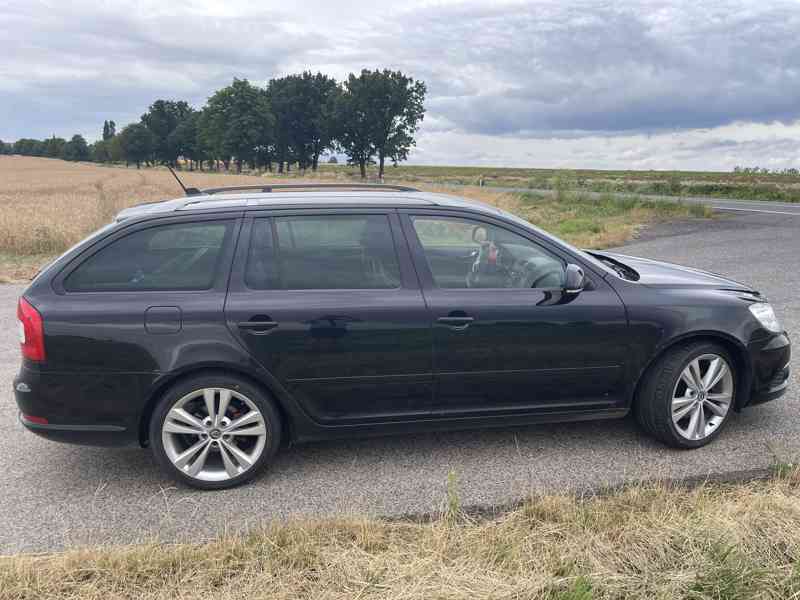 Škoda Octavia II 2.0 TDi RS - foto 7