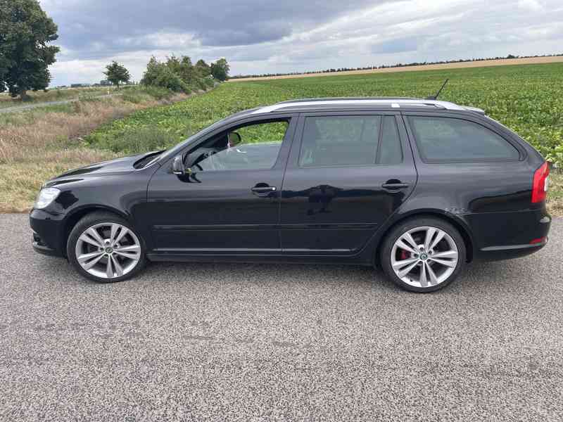 Škoda Octavia II 2.0 TDi RS - foto 6
