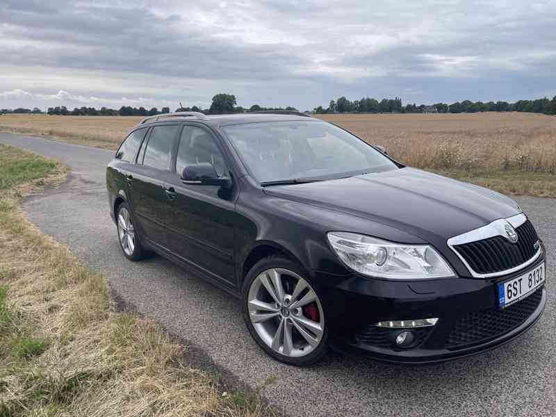 Škoda Octavia II 2.0 TDi RS - foto 3