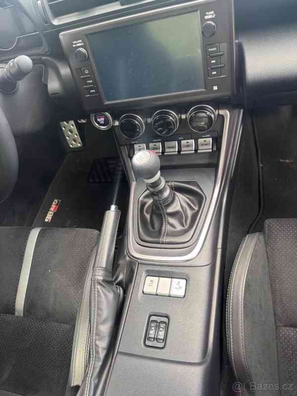 Toyota GR86 2,4   Executive - foto 11