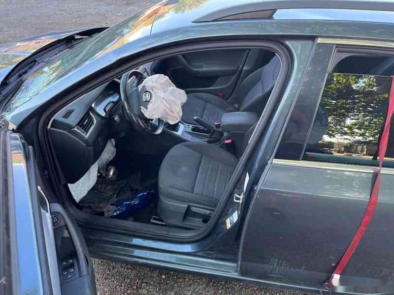 Škoda Octavia 1.4 TSI 81kw CNG rok 8.2016 - foto 3