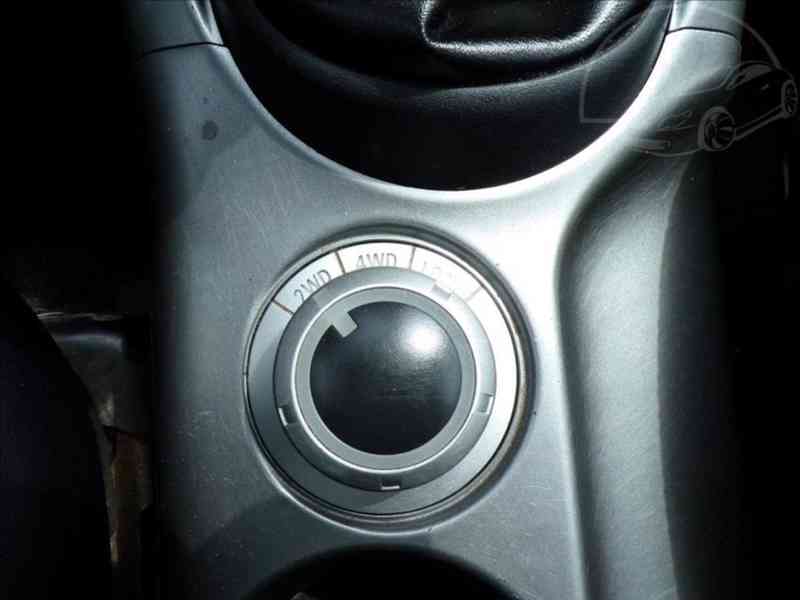 Citroën C-Crosser 2,2 HDI -7.míst,4X4,TAŽ.ZAŘ. - foto 8