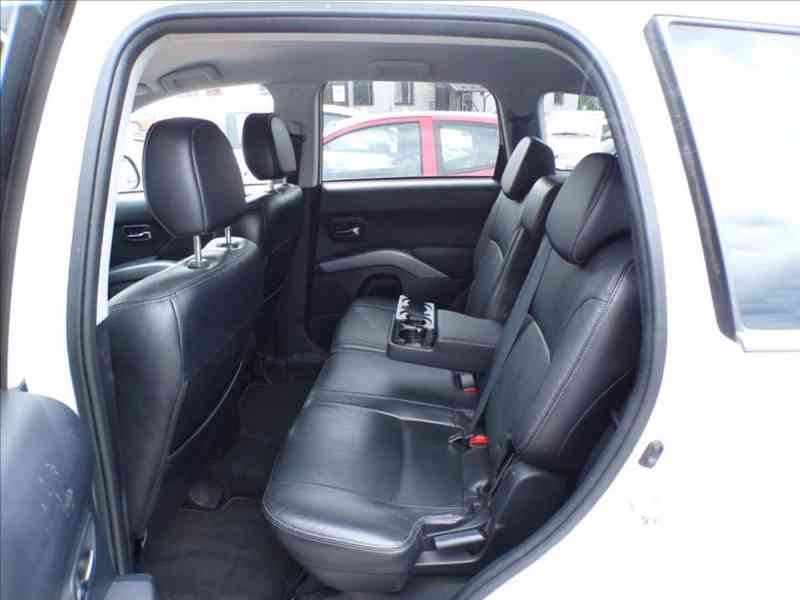 Citroën C-Crosser 2,2 HDI -7.míst,4X4,TAŽ.ZAŘ. - foto 12