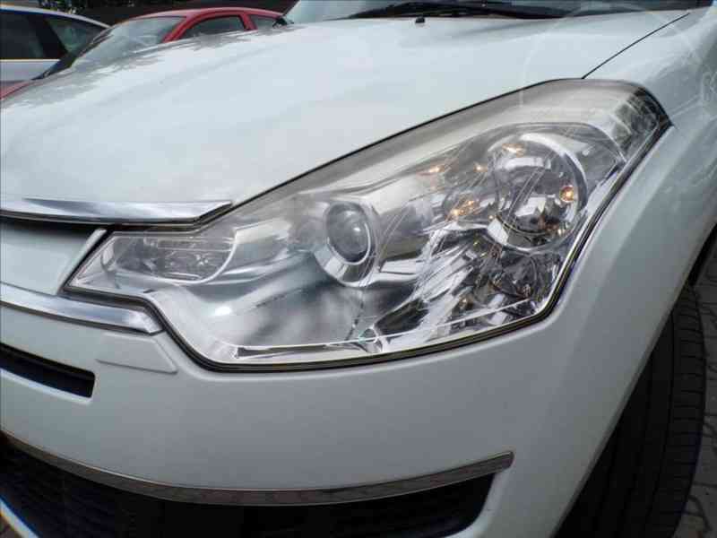 Citroën C-Crosser 2,2 HDI -7.míst,4X4,TAŽ.ZAŘ. - foto 21