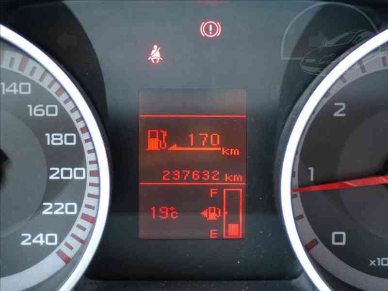 Citroën C-Crosser 2,2 HDI -7.míst,4X4,TAŽ.ZAŘ. - foto 6