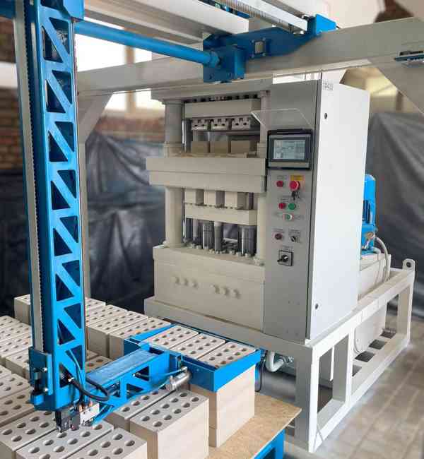Automatická výrobní linka pro výrobu stavebních materiálů.   - foto 3