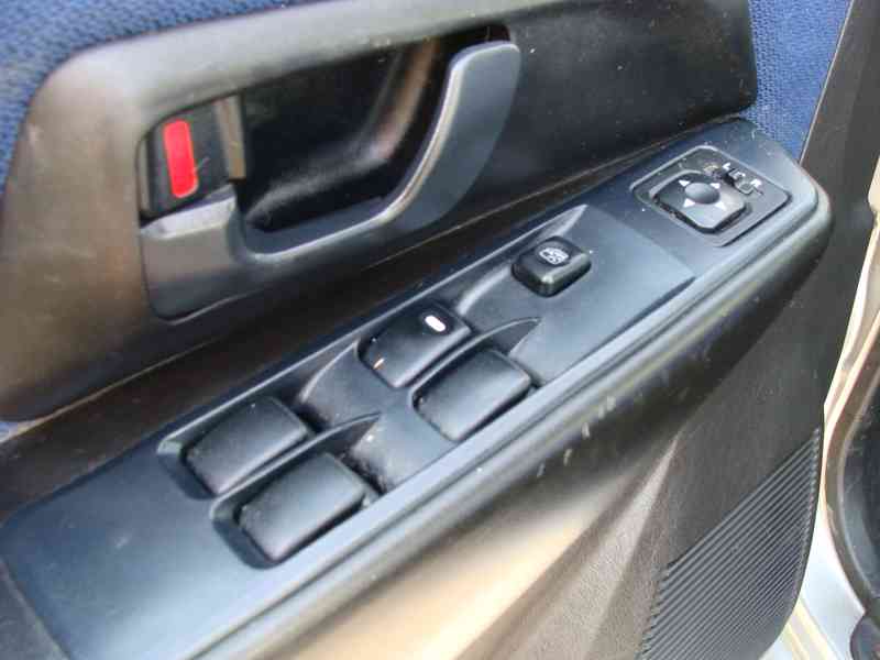 Mitsubishi Pajero Pinin 1.8 GDi klima tažný 4x4 - foto 12
