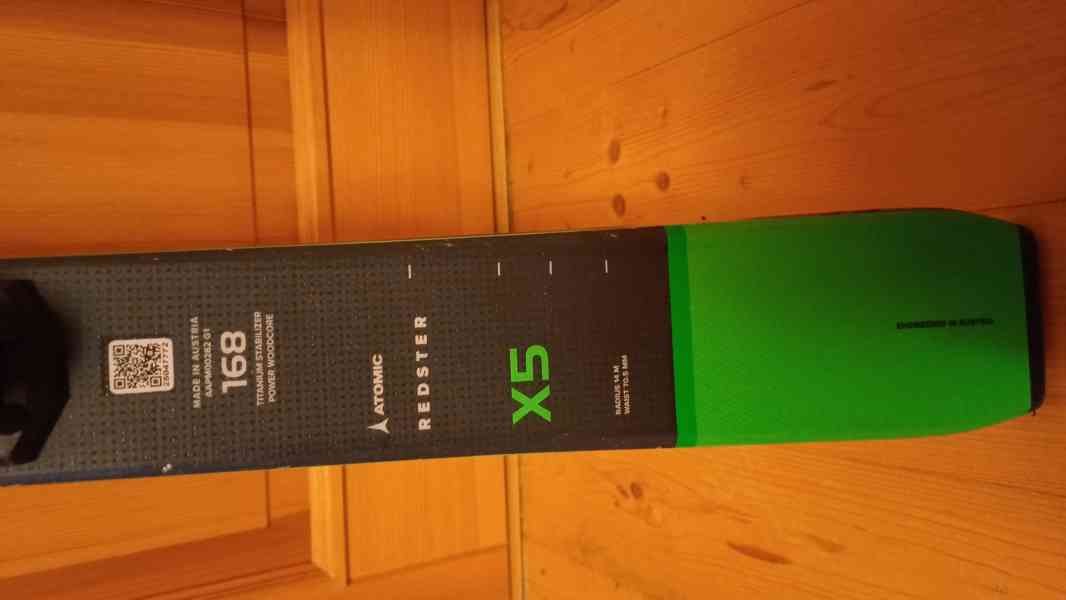 Lyže ATOMIC REDSTER X5 (168cm) + lyžařské hůlky - foto 3