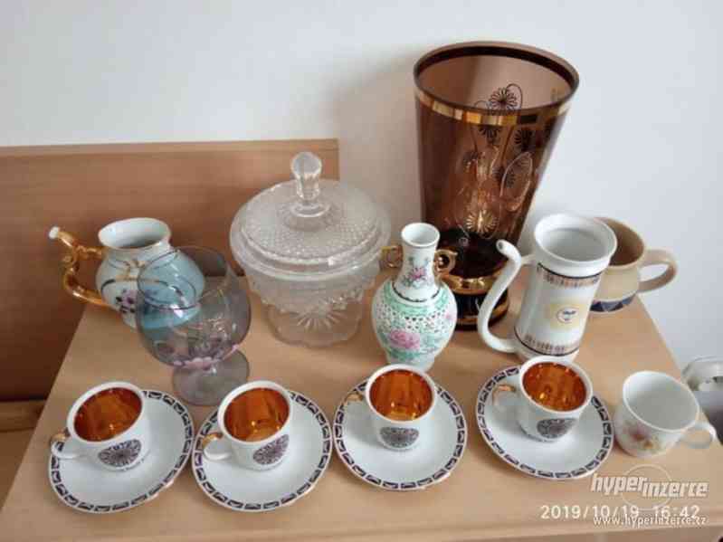 Keramické a lázeň. hrnečky, vázy, sklenička 75 let - foto 2