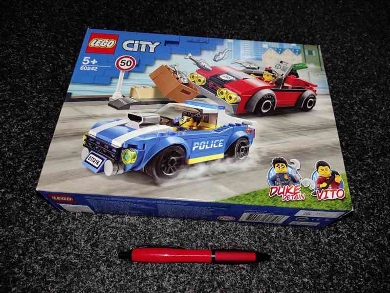 LEGO City policie 60242 nová nerozbalená stavebnice