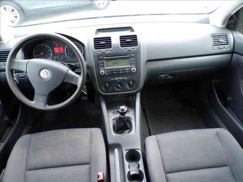 VW Golf 1,4 i TAŽ.ZAŘ.,KLIMA-hned odjíždíte - foto 5