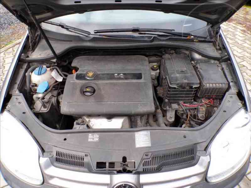 VW Golf 1,4 i TAŽ.ZAŘ.,KLIMA-hned odjíždíte - foto 14