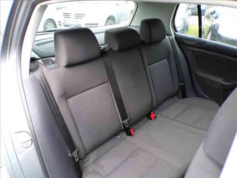 VW Golf 1,4 i TAŽ.ZAŘ.,KLIMA-hned odjíždíte - foto 11