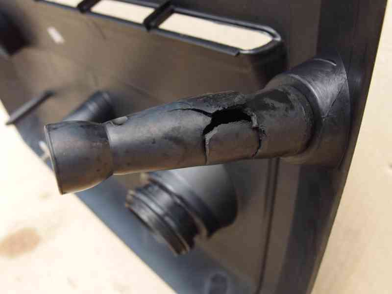 Kryt motoru Škoda Fabia I 1.4 MPi - foto 7