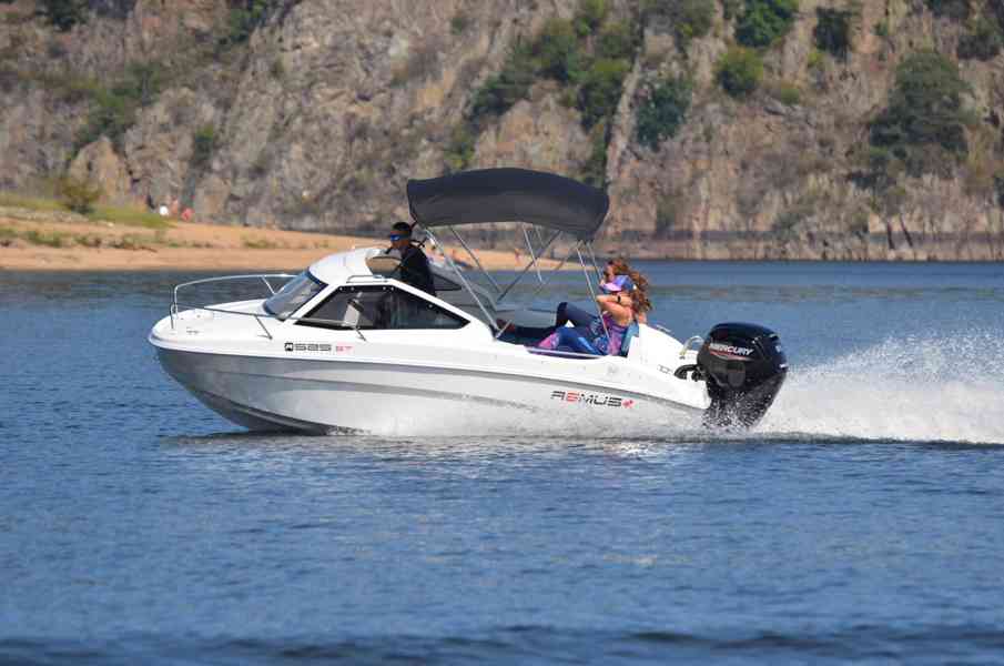 Nový motor. člun Remus 525ST + Mercury F 80 - foto 2