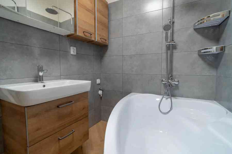 Pronájem bytu 2+1 72 m² - foto 6