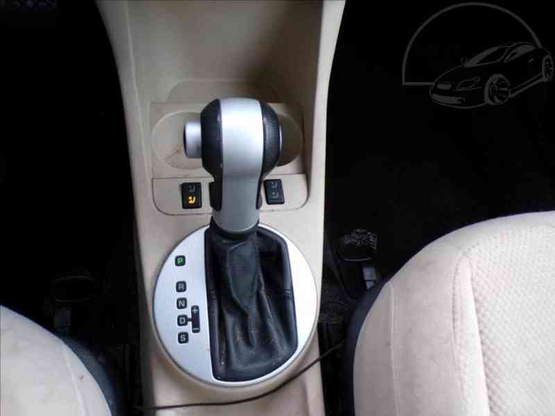 Škoda Fabia 1,6 16V AUTOMAT - foto 7