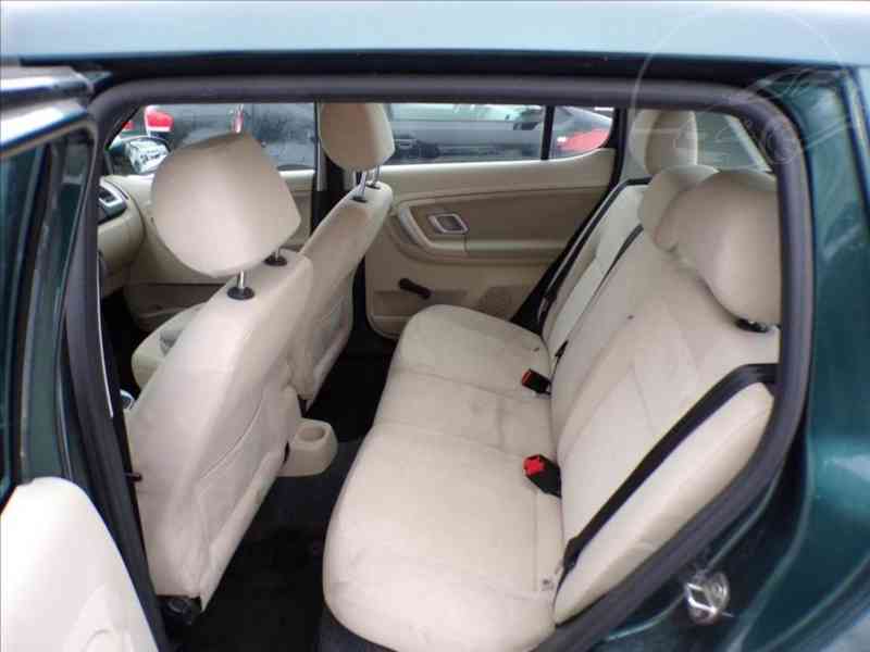 Škoda Fabia 1,6 16V AUTOMAT - foto 9