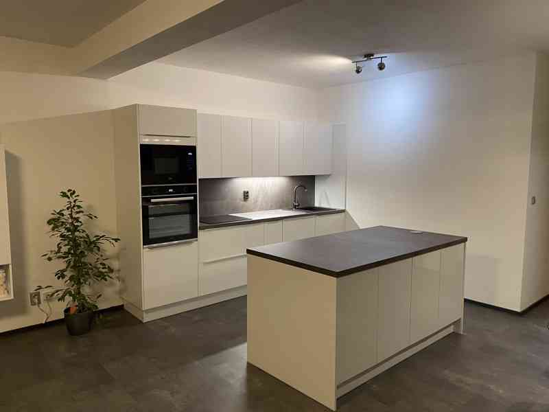 Prodej bytu 5+kk, 111 m², dvě lodžie, 2 parkovací stání - foto 9