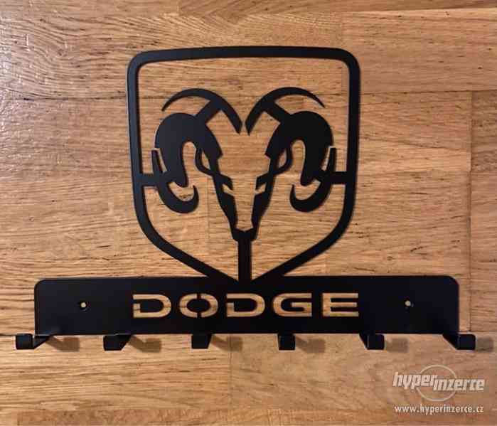 Designový věšák - Dodge - foto 1