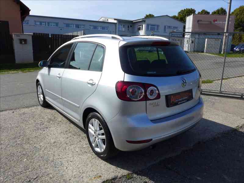 Volkswagen Golf Plus 1,6 TDi HIGHLINE, 1.MAJITEL - foto 4