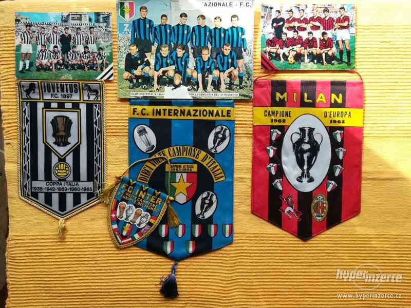 Fotbalové vlaječky z r.1965. - foto 1