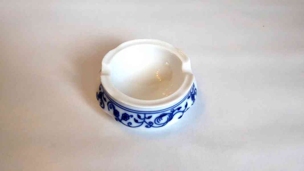 T003_ Popelník, cibulák, porcelán, retro - foto 2
