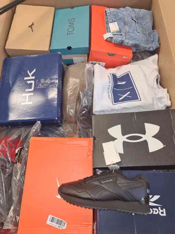 Paleta se značkovými botami a oblečením  - foto 3