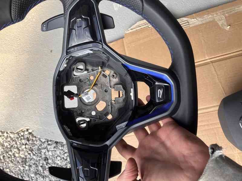 volant DOTYK MULTI VW GOLF VIII R-LINE 3G8419089 - foto 2