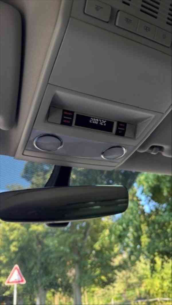 Volkswagen Multivan 2,0   Highline 2016 - foto 6