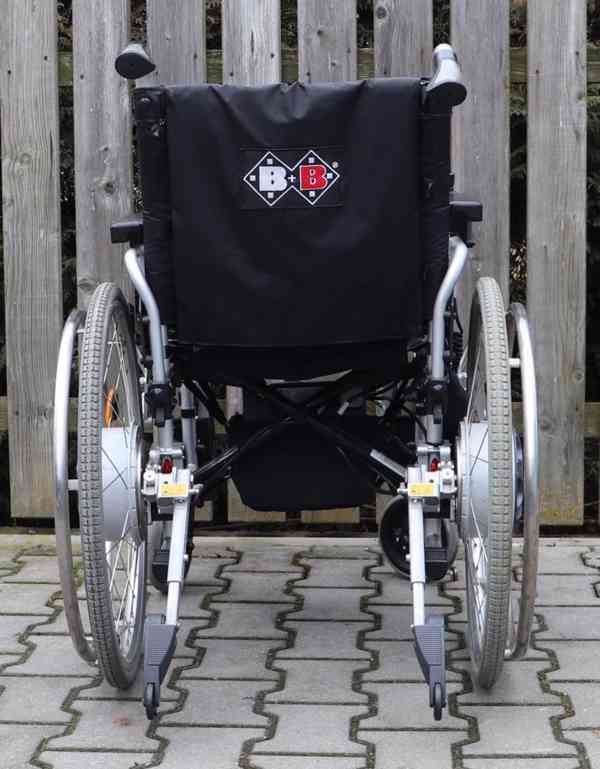 Invalidní vozík B+B, s pohonem Alber E-fix 25. - foto 4