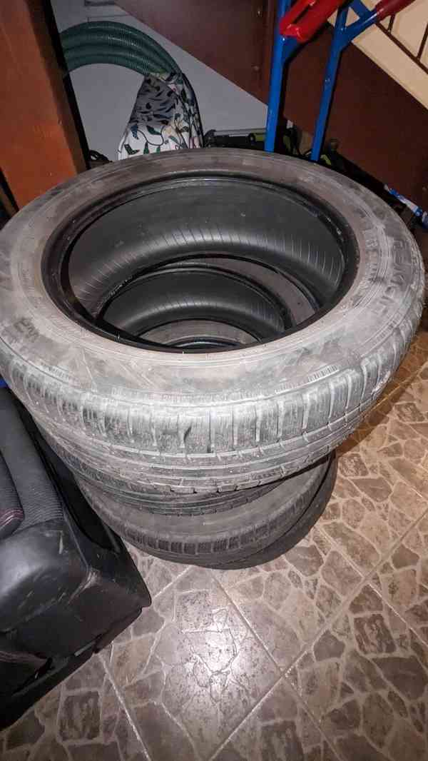 Daruji 4 ks zimní pneu Nokian R17, 225/55 101V