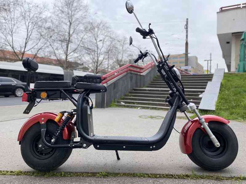 Pohodlný elektro skútr, dojezd až 80 km - lze i na splátky - foto 3