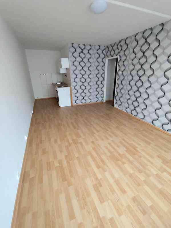 Pronájem bytu 2+kk v OV v ulici Fr. Malíka - foto 4