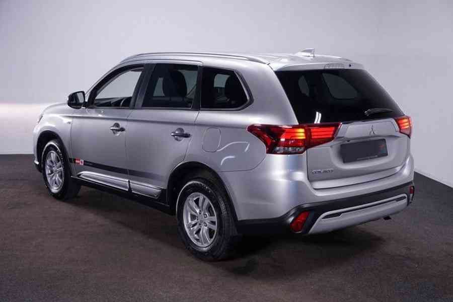 Mitsubishi Outlander 2.0i 4x2 benzín 110kw - foto 17