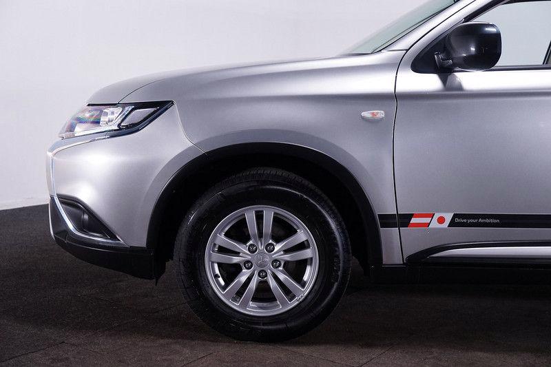 Mitsubishi Outlander 2.0i 4x2 benzín 110kw - foto 24