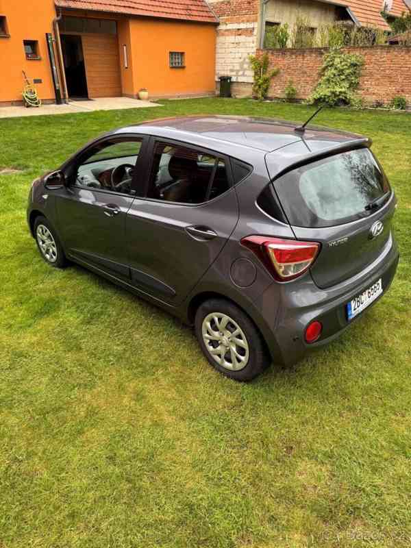 Hyundai i10 1,0 - foto 11
