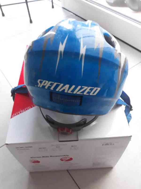 Dětská helma na kolo Specialized - foto 4