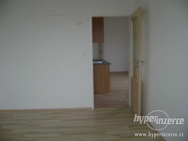 Pronájem bytu 2+kk v Brně na ul. Brněnská 8000,-Kč - foto 2